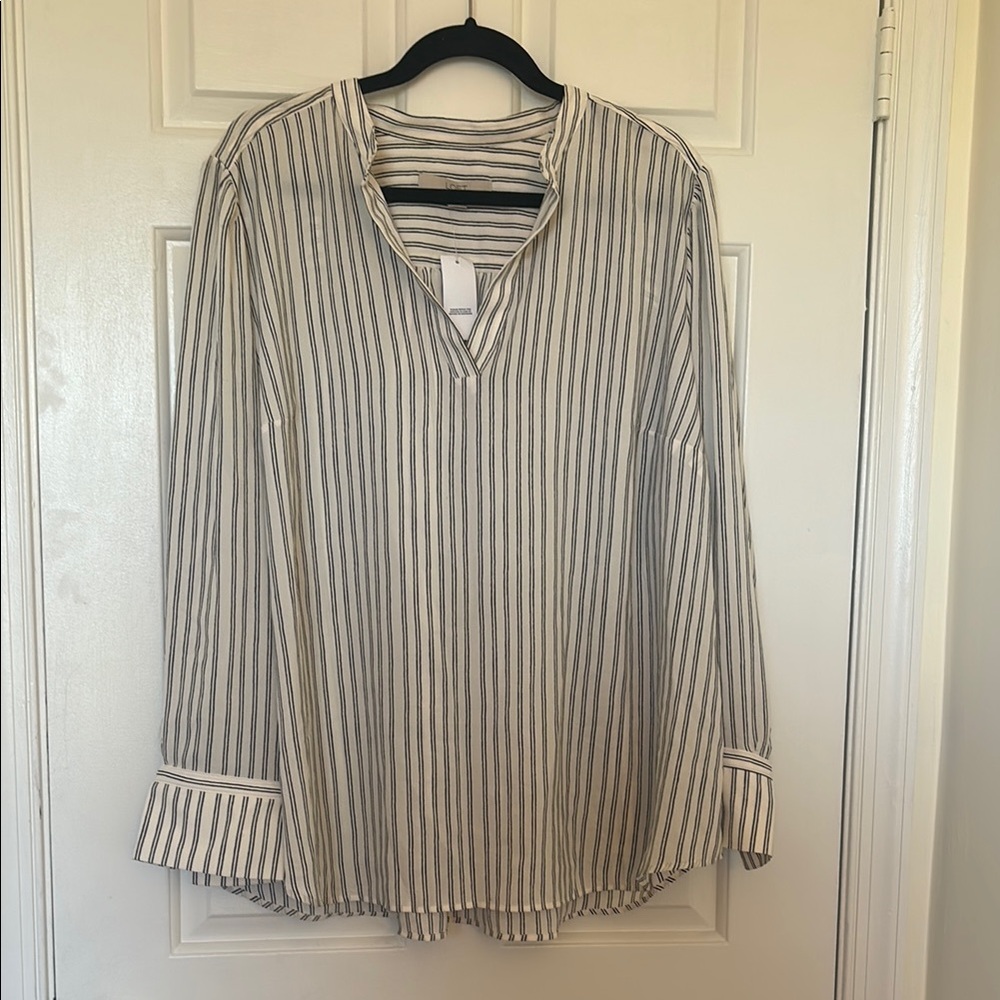 LOFT Black & White Blouse with Cuffed Sleeves